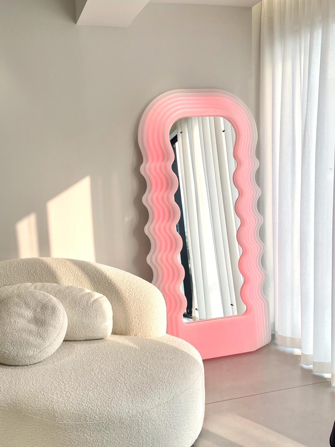 Fashionable Wavy Edge LED Light Mirror: A Standout Choice for Modern Homes